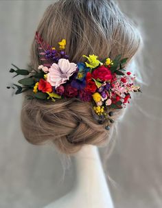 Wedding hairstyle long hair ideas you'll love Wedding Hairstyle Long Hair, Red Hair Flowers, Hair Flowers Wedding, Flower Hijab, Bride Hair Flowers, Long Hair Ideas, Wedding Headpiece Vintage, Flower Hair Clips Wedding, Textile Flowers