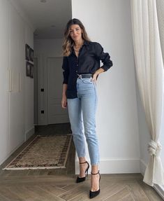 Classy Business Outfits, Outfits Con Jeans, Looks Jeans, Look Office, Black Shirts Women, Date Outfit Casual, Outfit Mujer, Elegante Casual, Stylish Work Outfits