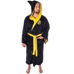 If you’re looking for licensed Harry Potter merchandise, you’ve come to the right place! Intimo specializes in creating officially licensed children’s apparel that is comfortable, practical, and fun. This Harry Potter adult plush bathrobe is made of soft polyester that will keep you cozy and warm whether you are getting out of the shower or using it as a costume. It comes in one size fits most design that will fit your Harry Potter fan perfectly and is designed for Adult men, although it works g Hogwarts Robes, Harry Potter Robes, Harry Potter Merchandise, One Piece Clothing, Hooded Robe, One Piece Pajamas, The Shower, Breaking Bad, Retro Tshirt