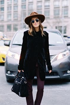 Autumnal. Flat Hat Outfit, Flat Hat Outfit Women, Hat Outfit Women, Urban Wilderness, Gala Gonzalez, Vanessa Jackman, Flat Hat, Emmanuelle Alt