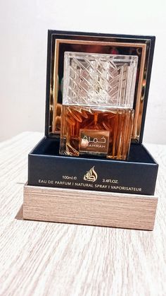 #perfume #unisexperfume #perfumeaddict #perfumelovers #perfumesforwomen #scents #perfumebottle #eudeparfum #lataffa #oud #arabicperfume #arabicscents #naturalspray Perfume Arabic, Arabic Perfume, Antique Perfume Bottle, Celebrity Perfume, Unisex Perfume, Glass Perfume Bottle, Scents