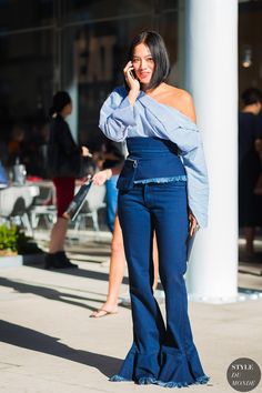 Tiffany Hsu by STYLEDUMONDE Street Style Fashion Photography Eclectic Style Fashion, Tiffany Hsu, Street Style Fashion Photography, Moda Denim, Style Casual Chic, Street Style 2017, Fashionable Shoes, All Jeans, Accessories Style