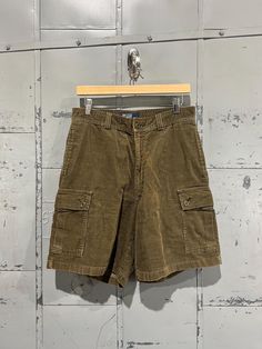 Great Condition some light fading on the front  Tagged 32 15.5" Across the waist 20" across the waist   8" inseam Brown Cargo Shorts, Fit Aesthetic, Fits Aesthetic, Aesthetic Streetwear, Lauren Brown, Brown Shorts, Shorts Cargo, Cargo Shorts, Short Outfits