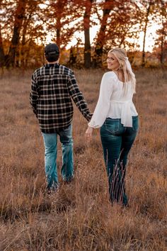 Engagement session in Minnesota   Photo by: The Lariat Lens LLC Engagement Photos With Shorter Guy, Vineyard Poses, Engagement Photoshoot Ideas Fall, Couple Horse Photography, Engagement Photo Makeup, Winter Couple Pictures, Fall Engagement Shoots