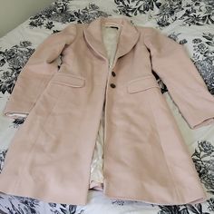 Perfect Condition Hugo Boss Woman's Coat. Blush Pink Color. Size Us 0. 90% Wool 10% Cashmere. Lining 100% Viscose. Pockets Don't Open. Has A Back Pleat On The Bottom. Flare Design Coat. Super Chic. Brown Wool Coat, Orange Color Block, Hugo Boss Women, Overcoat Jacket, Blush Pink Color, Cashmere Dress, Peacoat Jacket, Boss Black, Wool Peacoat