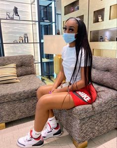 Grey New Balance 574 Outfit Black Women, Christmas Outfits With Sneakers, Girly Outfit With Sneakers, Baddie 4th Of July Outfits, Grey Biker Shorts Outfit Black Women, Bday Outfits Summer, Chill Spring Outfits, Summer Swag Outfits, Hair Frontal