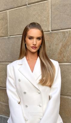 Rosie Huntington Whiteley Hair, Rosie Alice Huntington Whiteley, Rosie Huntington Whiteley Style, Rosie Hw, Guest Hair, Rosie Huntington, Huntington Whiteley, Foto Poses, September 23