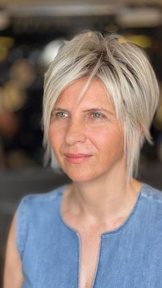 Chic Short Hair 2023, Modern Shag Haircut, Messy Haircut, Chic Short Hair, Stylish Short Hair, Shaggy Hair, Cute Haircuts, Shag Haircut