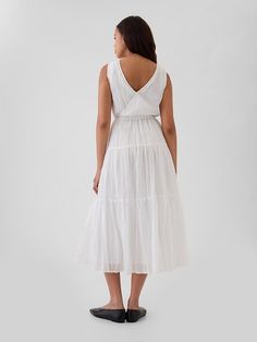 Belted Dress With Flowy Skirt, Fitted Waist Maxi Dress For Daywear, Chic Fitted Waist Maxi Dress For Summer, Chic Summer Maxi Dress With Fitted Waist, Sleeveless Maxi Dress With Fitted Waist, Chic Fit And Flare Maxi Dress, Gap Spring Midi Maxi Dress, Fitted Gap Maxi Dress, Gap Spring Midi Length Maxi Dress