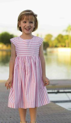 Handmade Girls Dress, Toddler Dress Patterns, Dresses By Pattern, Girls Dress Sewing Patterns, Girl Dress Pattern, Dress Patterns Free, Sewing Patterns Girls, Trendy Sewing, Girl Dress Patterns