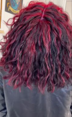 Chunky Highlights On Curly Hair, Red Hair Streaks, Dyed Curly Hair, Highlights Curly Hair, Chunky Highlights, Red Hair Inspo, Red Curly Hair, Hair Color Streaks, Curly Hair Photos