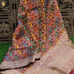 Mandy Red Handloom Pure Katan Silk Pink Banarasi Bird Dupatta - Khinkhwab Luxury Ceremonial Katan Silk Saree, Plain Kurta, Silk Banarasi Saree, Bird Motif, Indian Textiles, Katan Silk, Timeless Art, Silk Dupatta, Delicate Details