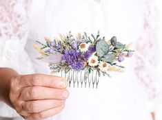 Eucalyptus mauve cream ammobium bridal hair comb natural Lavender lilac cream wedding headpiece Boho natural flowers mauve cream wedding hair comb Handmade. Mauve flower ammobium bridal hair comb. Boho style. The hair comb is made of natural preserved eucalyptus leaves, grass and other trinkets used for arranging. When stored in dry and dark place, our products last 5-10 years. We can also make you other matching accessories. Please message us for more information Approximate boutonniere dimensions: 13cm*8cm Approximate corsage dimensions: 13cm*13cm Approximate hair comb dimensions: 14cm*8cm ---------------------------------------------------------------- Photos and colors are real, but your monitor or mobile device may display some shades differently than they actually are. Unfortunately, Bridal Corsage, Preserved Eucalyptus, Boho Headpiece, Mauve Wedding, Feuille Eucalyptus, Lavender Hair, Natural Flowers, Wedding Hair Comb, Cream Wedding