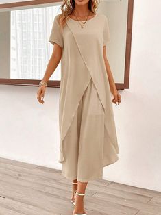 Cropped Pants Outfit, Wide Leg Pants Outfits, Solid Color Outfits, Leg Pants Outfit, Solid Color Pants, Fitted Wedding Dress, Casual Summer Tops, Wide Leg Cropped Pants, Top Pants Set