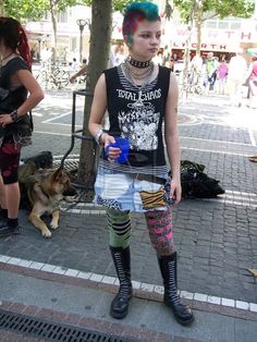 Dark Skirts, 80s Punk, Crust Punk, Punk Girl, Punk Rocker, Punk Rock Fashion, Colorful Hair, Rock Punk