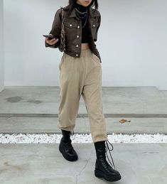 Patterned Button Down Shirt Outfit, Masc Vest Outfit, Dark Earthy Outfits, Yoongi Outfit, 대학생 스타일, Revamp Clothes, 40s Mode, Look 80s, Quirky Girl