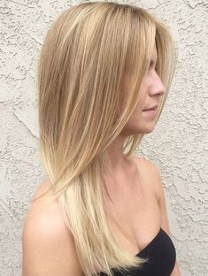 light brown blonde hair color for fair, cool toned complexions. Pale beige blonde Light Blonde Hair, Dirty Blonde Hair, Honey Blonde Hair, Strawberry Blonde Hair, Long Layered Haircuts, Dark Blonde Hair, Blonde Hair Shades, Hair Balayage, Brown Blonde Hair