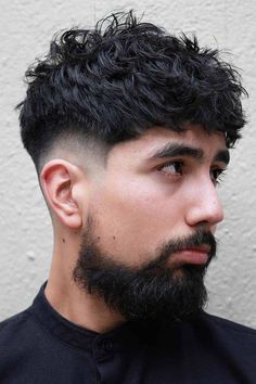 Men's Curly Hairstyles, School Lines, Curly Hair Fade, Low Fade Haircut, Men Haircut Curly Hair, Fall Hairstyles, Wavy Hair Men, Faded Hair