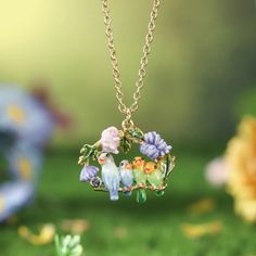 Selenichast Garden Parrot Necklace for Women, Enamel Parrot Necklace, 18K Gold Necklace, Birthday Gift Ideas for Girls Parrot Jewelry, Parrot Necklace, Brass Pendant Necklace, Green Vines, Peach Earrings, 18k Gold Necklace, Bird Necklace, Bee Necklace, Bee Earrings