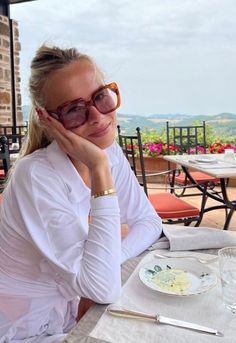 Light Blonde Hair, Modern Feminine, Future Mom, How To Pose, Girls In Love, Spring Summer Outfits, Aesthetic Photo