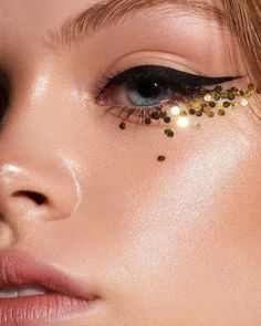 Trending Makeup, Festival Make Up, Makeup Kits, Makeup Bridal, Makeup Party, Pinterest Makeup, Makijaż Smokey Eye, Creative Eye Makeup, Makeup Hacks