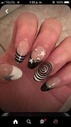 Acubi Nails Short, Weirdcore Nails, Cute Grunge Nails, Acubi Nails, Fail Nails, Band Nails, Edgy Nails, Grunge Nails, Almond Nails Designs