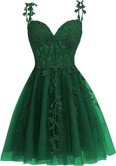 Forest Green Dama Dresses, Short Green Quinceanera Dresses, Cute Green Short Dresses, Fairy Dress Short Green, Green Dresses Semi Formal, Homecoming Dress For Plus Size, Emerald Green Grad Dress Short, Enchanted Forest Themed Homecoming Dresses, Short Emerald Green Dresses