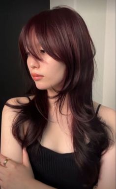 Waves With Bangs, Soft Wavy Hair, Messy Look, Winter Hair Color Ideas, Korean Winter, Hair Inspiration Long, Flowing Hair