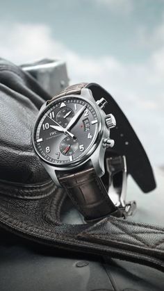 IWC - Great watch Iwc Watches Pilot, Iwc Schaffhausen, Swiss Luxury Watches, Iwc Watches, Swiss Luxury, Stylish Watches, Fine Watches, Classic Watches, Beautiful Watches