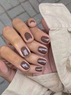 #nails #brownnailsaesthetic #fallnails #fallnailart Manicure Ideas Spring 2024, Short Nails 2024 Spring, Trendy Nail Colors Spring 2024, Gel Nails Ideas Short Simple One Color, Dip Gel Nail Ideas, Nail Colors Spring 2024, Short Nail Ideas Spring 2024, Popular Nail Colors 2024, 2024 Nail Colors