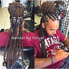 LISTENNNNNN. Let me get me a lil baby like this???? I'm gon be GONE. Poof. Scat. Scram. You name it! Man Hair Styles, Black Women Short Hair, Mushroom Cut, Lock Styles, Loc Nation, Dread Hairstyles For Men, Dread Styles, Dread Head, Dread Braids