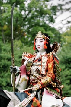 Woman portraying Tomoe Gozen at Jidai Matsuri, Kyoto - pin by Renée Galán Tomoe Gozen, National Geographic Photo Contest, Matsuri Festival, Science Fiction Art Retro, Heian Era, Japanese History