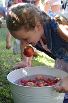 County Fair Birthday, Horse Birthday Parties, Bobbing For Apples, Cowgirl Birthday Party, My Little Pony Party, Horse Party, Horse Birthday, Farm Birthday Party, Pony Birthday