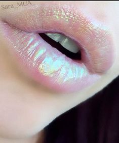 17 Unicorn Makeup Looks That Will Make You Feel Magical Winter Lips, Long Hair Tips, Unicorn Makeup, Bare Lip, Ethereal Makeup, Make Up Looks, Lip Art, Makati, Smooth Hair