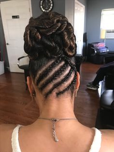 Straight Up Hairstyles Braids, Up Hairstyles Braids, Straight Up Hairstyles Braids African, Costume Hairstyles, Twist Updo Hairstyles, Black Hairstylist, Straight Up Hairstyles, Black Updo, Summer Updo