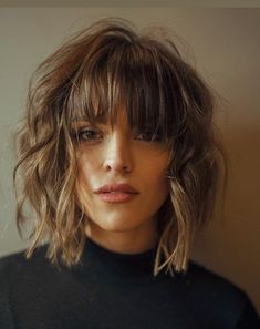 Short Hair Styles For Thick Hair Wavy Bangs Messy Bob, Short Thick Hair With Bangs, Choppy Shag Hairstyles Medium, Shag With Bangs, Brown Hair Colors, Hair Today, Great Hair, Hairstyles Haircuts, Hair Cut