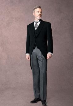 Butler Uniform, Bar Uniform, Morning Suits, Fashion Suits For Men, Formal Attire, S Pic, Costume Design, Formal Wear, Buzzfeed