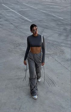 Cargo Outfit, Long Pants Casual, Cargo Pants Outfits, Baddie Outfit, Trousers Women Wide Leg, Work Pants Women, Cargo Pants Outfit, Streetwear Mode