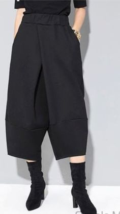 Asymmetric Clothing, Smart Pants, Linen Pajamas, 2022 Ss, Skirt And Sneakers, Black Polo, Asian Outfits, Pants Pattern, Couture Fashion