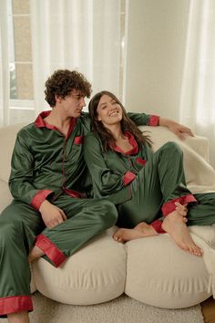 Celebrate the holiday spirit in perfect harmony with our matching Christmas pyjamas, designed for the whole family to cherish cozy moments together. Elevate the festive cheer with our couples' Christmas PJs, a delightful way to share warmth and joy during the holiday season. ✂ About us: ♥ Est. 2017 ♥ Based in Lincolnshire, UK ♥ Handmade in Europe ♥ Small family run brand ♥ Handmade in Europe ♥ Sustainable and ethical production ♥ We support local craftsmanship ♥ Sizes for all body types ✂ About Couples Matching Christmas Pjs, Silk Christmas Pajamas, Couples Pyjamas, Couple Pajamas Christmas, Couple Christmas Pajamas, Natal Aesthetic, Matching Christmas Pajamas Couples, Pj Ideas, Pyjamas Christmas