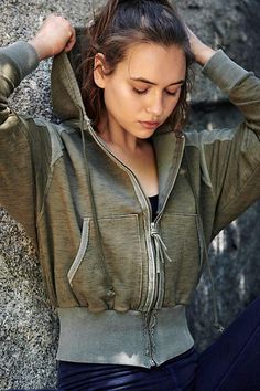 Free People Movement Shadowboxer Hoodie - Army Diva Boutique, Free People Store, Outfit Inspiration Fall, Fp Movement, Dance Outfits, Workout Gear, Fashion Addict, Aesthetic Photo, Passion For Fashion