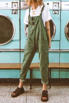 Grunge Outfits 90s, Teenage Outfits, Look Retro, Jumpsuit With Sleeves, Inspired Outfits, Jumpsuit Fashion, Sleeveless Jumpsuits, Outfits Casual