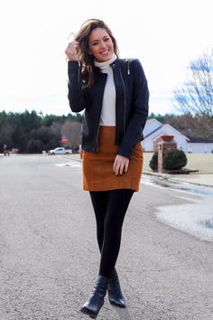 Winter outfit ideas #winterfashion #winteroutfit #outfitideas #outfitinspiration Mini Skirt Winter Outfit, Skirt In Winter, Mini Skirt Outfit Winter, Mini Skirt Winter, Winter Mini Skirts, Short Skirts Outfits, Rok Outfit, Winter Mini Dresses, Rok Mini