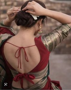 Blouse Designs With Net, Kanjivaram Saree Blouse, Blouse Designs Images, Modern Blouse Designs, Latest Blouse Design, Designs Blouse, Lace Blouse Design, Netted Blouse Designs, Long Blouse Designs