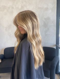 Blond Highlights In Blond Hair, Honey Blonde With Curtain Bangs, Full Blonde Babylights, One Colour Blonde Hair, Gigi Hadid Dirty Blonde Hair, Blonde Highlights With Strawberry Blonde, Blonde Balayage Partial, Bronde Dimension Hair, Dirty Blonde Hair Inspo Color