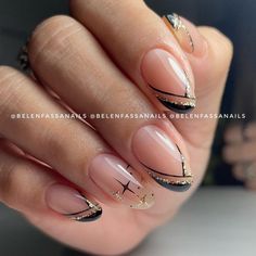 New Year’s Eve Nails Design Gold And Black, Black And Gold French Tip Nails, French Tip Nails With Stars, Black And Gold Nail Designs, Gold Gel Nails, Black Gel Nails, Silver Nail Designs, New Years Eve Nails, Small Nails