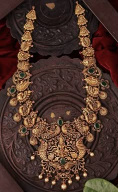 New Long Haram Gold Jewellery Designs, Haram Antique Gold, Long Chain And Necklace Set Gold, Jewelry Design Long Haram, Gold Long Necklace Set Bridal, Temple Collection Jewellery, Antique Gold Long Haram Designs, Nakshi Jewellery Long Haram, Antique Haaram Designs Gold