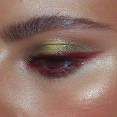 Maquillage On Fleek, Funky Makeup, Green Makeup, Red Makeup, Dope Makeup, Fairy Makeup, Evening Makeup, Colored Eyeliner, Glitter Makeup