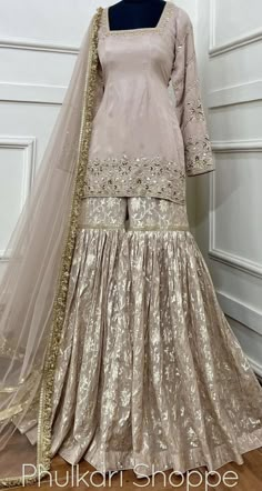 Sharara Suit For Wedding Function, Pakistani Sarara Dress Design, Shrara Grara Design Wedding, Sharara Wedding Dress, Garara Suits Designs Pakistani, Gharara For Wedding, Traditional Gharara Designs, Gharara Dresses Pakistani, Garara Ideas For Wedding