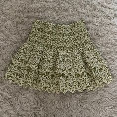 Never Worn In Perfect Condition Nwot Cute Stretch Mini Skirt For Spring, Cute Spring Stretch Mini Skirt, Zara Casual Ruffled Skirt, Casual Zara Ruffled Skirt, Casual Ruffled Skirt By Zara, Zara Green Vacation Skirt, Zara Mini Skirt For Spring Vacation, Zara Casual Mini Skirt With Ruffles, Zara Floral Print Mini Skirt For Spring